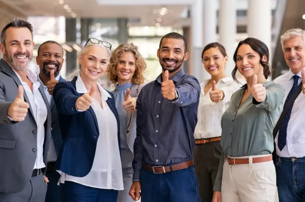 thumbs-up-business-people